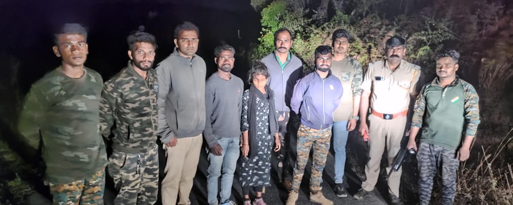 ದೇವರಮನೆಯಲ್ಲಿ ಕಾಡಾನೆ ದಾಳಿ|ಕೂದಲೆಳೆ ಅಂತರದಲ್ಲಿ ಪಾರಾದ ಪ್ರವಾಸಿಗರು