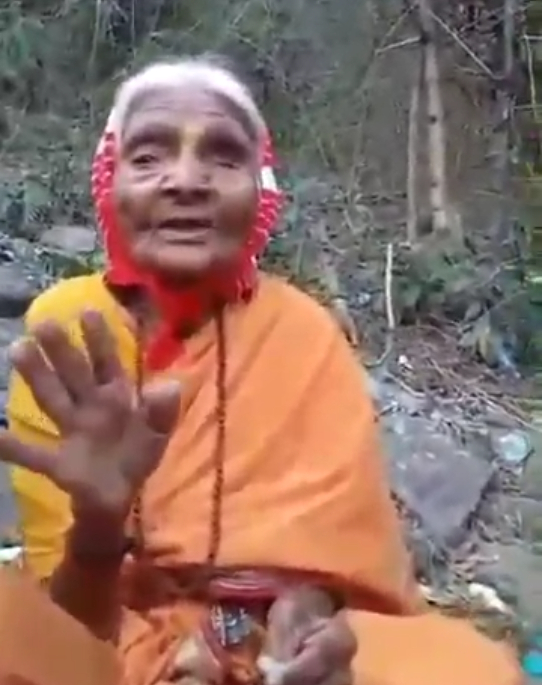 ಮೋದಿ ಮತ್ತೊಮ್ಮೆ ಪ್ರಧಾನಿಯಾಗಬೇಕು: ಮಹದೇಶ್ವರ ಬೆಟ್ಟಕ್ಕೆ ಪಾದಯಾತ್ರೆ ನಡೆಸಿದ 102 ವರ್ಷದ ವೃದ್ದೆ