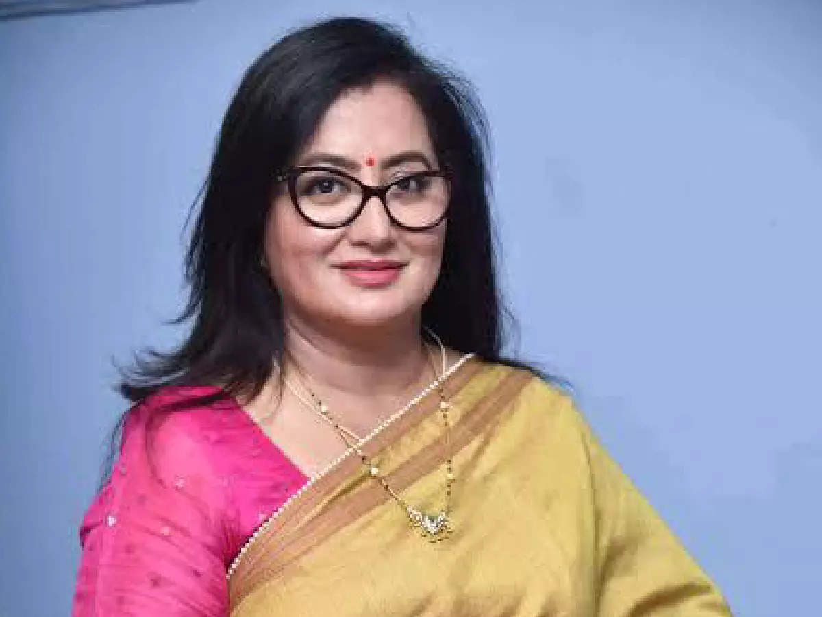 ಲೋಕಸಭೆ ಚುನಾವಣೆಯಿಂದ ಹಿಂದೆ ಸರಿದ ಗೌಡ್ತಿ| ಬಿಜೆಪಿ ಸೇರುವ ನಿರ್ಧಾರ ಪ್ರಕಟಿಸಿದ ಸುಮಲತಾ