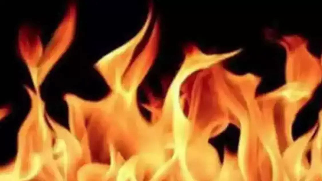 ಬೀದರ್: ಹೊತ್ತಿ ಉರಿದ ಮೊಬೈಲ್ ಅಂಗಡಿ- 200ಕ್ಕೂ ಹೆಚ್ಚು ಮೊಬೈಲ್ ಗಳು ಬೆಂಕಿಗಾಹುತಿ