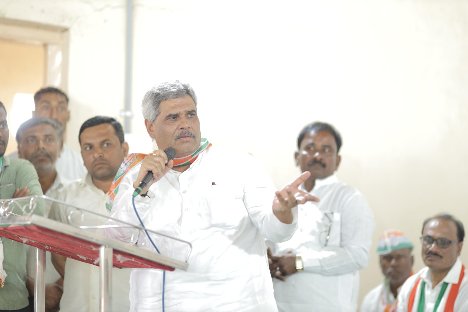ವಿಜಯಪುರ: ನಮ್ಮ ಸ್ಪರ್ಧೆ ಭ್ರಷ್ಟ, ದೇಶ ವಿರೋಧಿ ಸರಕಾರದ ಜೊತೆ;ರಾಜು ಆಲಗೂರ