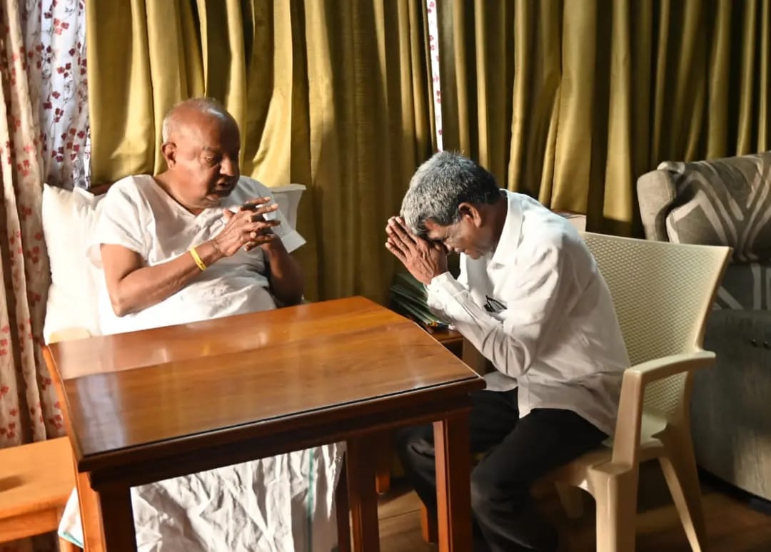 ಮಾಜಿ ಪ್ರಧಾನಿ ದೇವೇಗೌಡರನ್ನು ಭೇಟಿಯಾದ ಕೋಟ