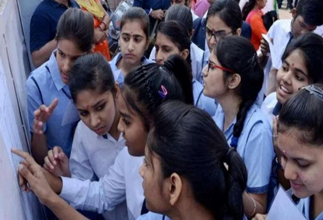 ಧಾರವಾಡ:ದ್ವಿತೀಯ ಪಿಯುಸಿ ಫಲಿತಾಂಶದಲ್ಲಿ ವಿದ್ಯಾಕಾಶಿ ಧಾರವಾಡಕ್ಕೆ 23ನೇ ಸ್ಥಾನ