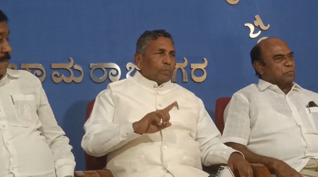 ಚಾಮರಾಜನಗರ : ಪಕ್ಷದ ವರಿಷ್ಠರ ಬಗ್ಗೆ ಯಾವುದೇ ಮುನಿಸಿಲ್ಲ;ಸಚಿವ ಮುನಿಯಪ್ಪ
