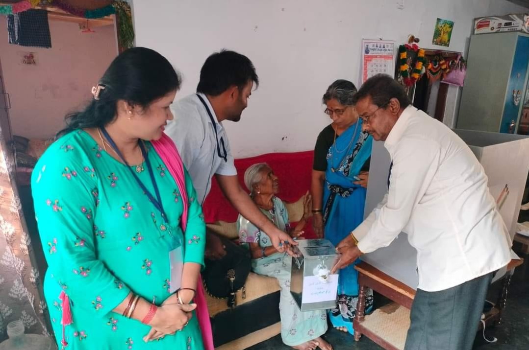 ಗುಂಡ್ಲುಪೇಟೆಯಲ್ಲಿ ಇಂದು ಲೋಕಸಭಾ ಚುನಾವಣೆಯ ಅಂಚೆ ಮತದಾನಕ್ಕೆ ಚಾಲನೆ