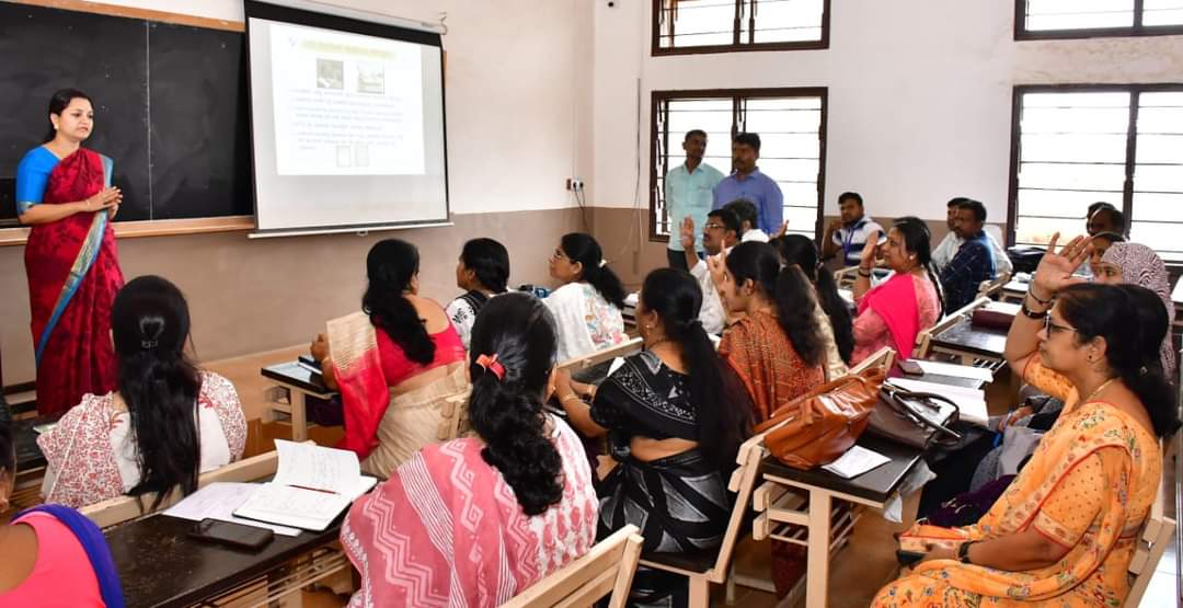 ಧಾರವಾಡ: ಪಿ.ಆರ್.ಓ ಹಾಗೂ ಎಪಿಆರ್‍ಓಗಳು ನಿಷ್ಪಕ್ಷಪಾತವಾಗಿ ಕರ್ತವ್ಯ ನಿರ್ವಹಿಸಬೇಕು- ಡಿಸಿ ದಿವ್ಯ ಪ್ರಭು