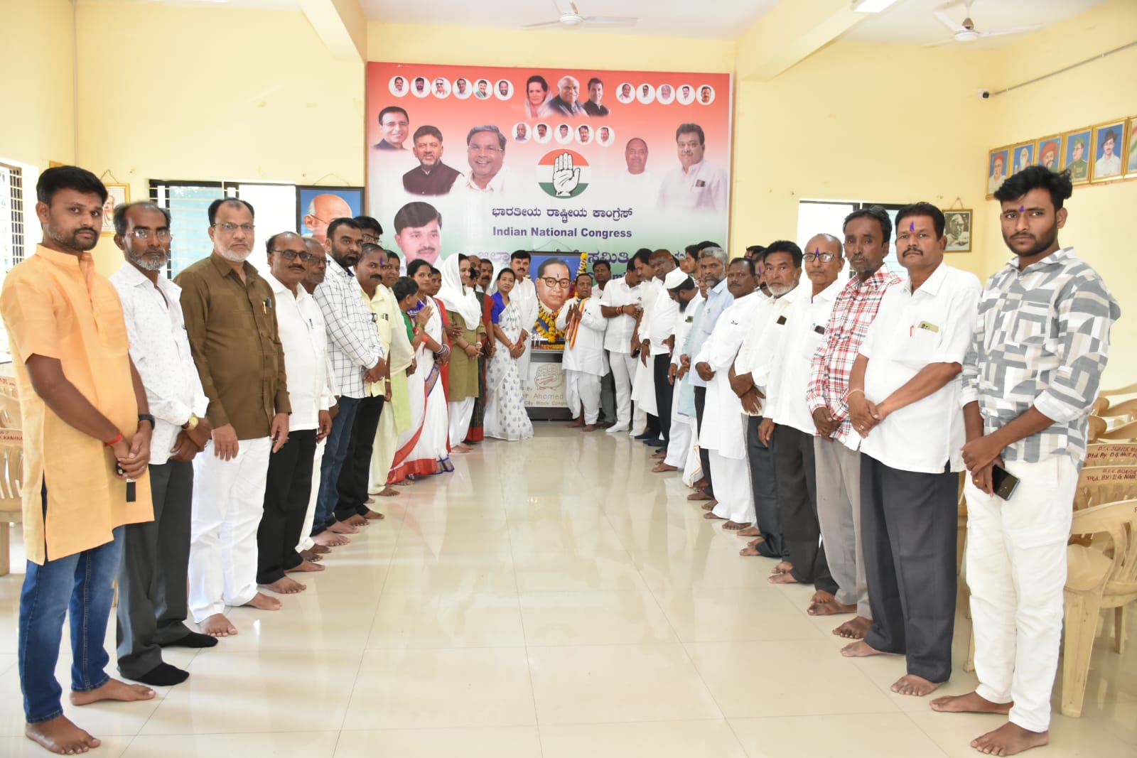ವಿಜಯಪುರ: ಜಿಲ್ಲಾ ಕಾಂಗ್ರೆಸ್ ಕಾರ್ಯಾಲಯದಲ್ಲಿ ಅಂಬೇಡ್ಕರ್ ಜಯಂತಿ ಆಚರಣೆ