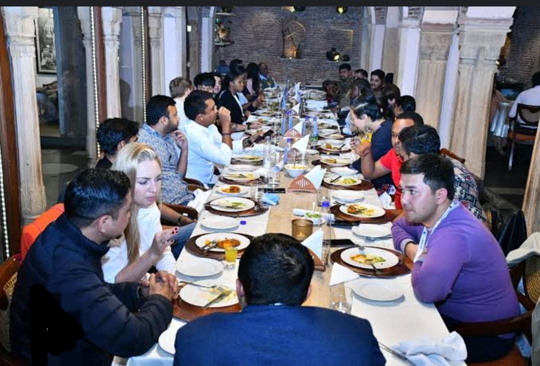 ಫಾರಿನ್ ಸ್ಟೈಲ್ ರೆಸ್ಟೋರೆಂಟ್ ಇದು, ಆದರೆ ಎಲ್ಲಾ ಫುಡ್ ಗು ಓನ್ಲಿ 59 ರೂಪಾಯಿ ಅಷ್ಟೇ!