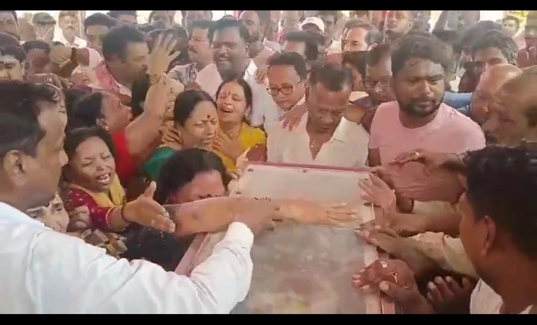 ಹುಬ್ಬಳ್ಳಿ : ನೇಹಾಳಿಗೆ ವೀರಶೈವ ಜಂಗಮ ವಿಧಿವಿಧಾನಗಳಿಂದ ಅಂತ್ಯಸಂಸ್ಕಾರ
