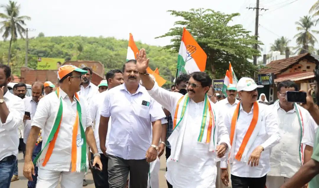 ಬಿಜೆಪಿಯಿಂದ ಮನೆಮನೆಯಲ್ಲಿ ಆಣೆ – ಪ್ರಮಾಣ| ಕಾಂಗ್ರೆಸ್ ಅಭ್ಯರ್ಥಿ ಪದ್ಮರಾಜ್ ಆರೋಪ