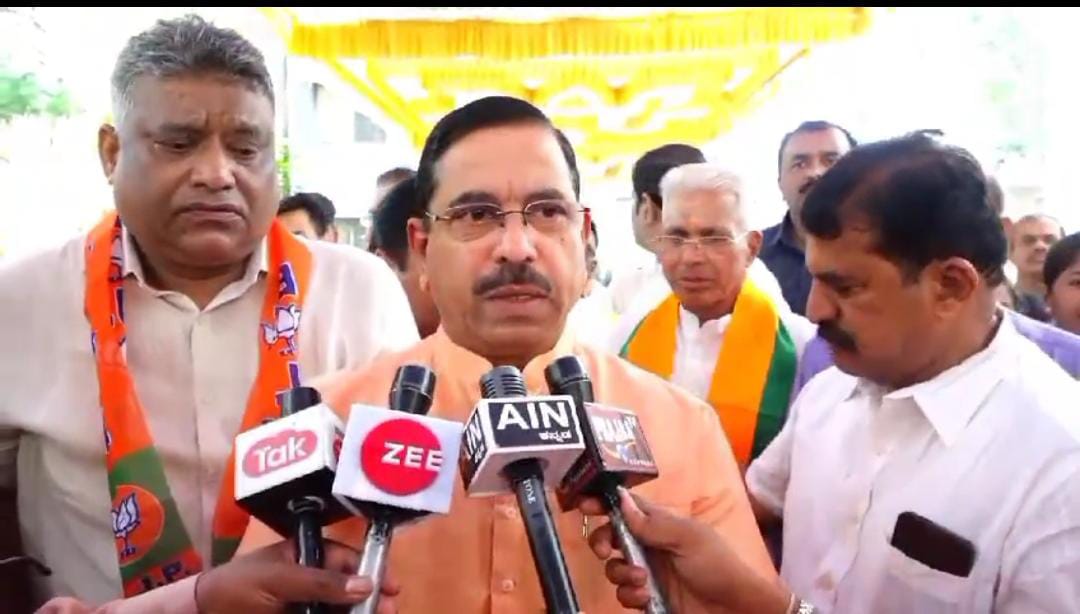 ಹುಬ್ಬಳ್ಳಿ: ರಾಜ್ಯ ಸರ್ಕಾರವೇ ಜಿಹಾದ್ ಪರ ನಿಂತಿದೆ-ಪ್ರಹ್ಲಾದ ಜೋಶಿ ಆಕ್ರೋಶ