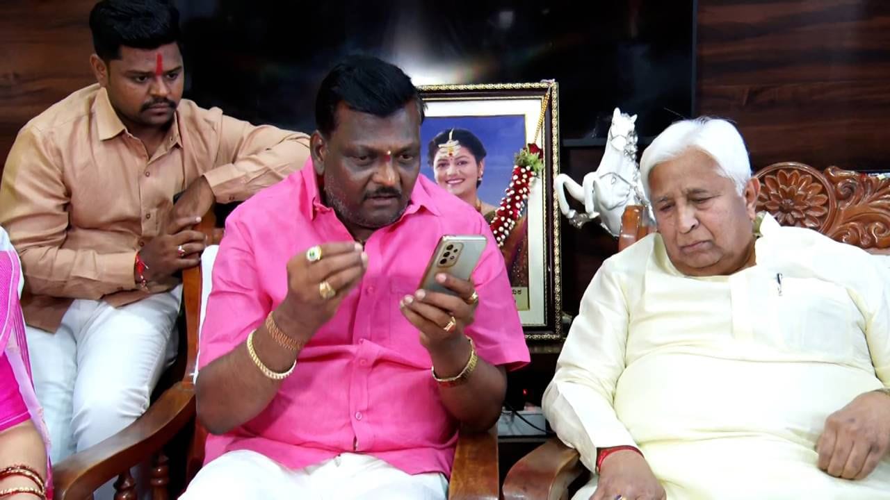 ಹುಬ್ಬಳ್ಳಿಯಲ್ಲಿ ಕಾರ್ಪೊರೇಟರ್ ಮಗಳ ಹತ್ಯೆ ಪ್ರಕರಣ| ನೇಹಾ ತಂದೆಗೆ ಕರೆ ಮಾಡಿ ಸಾಂತ್ವನ ಹೇಳಿದ ಸಿಎಂ ಸಿದ್ದರಾಮಯ್ಯ