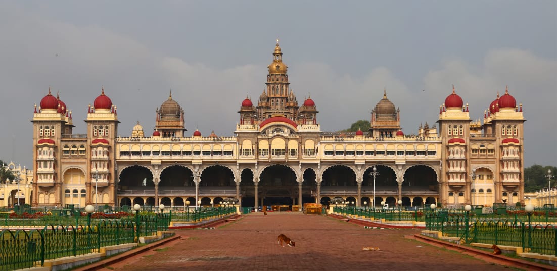 ವೋಟ್ ಹಾಕದೆ ಅರಮನೆಗೆ ಹೋದ್ರೆ ನೋ ಎಂಟ್ರಿ-ಡಿಸಿ ಆದೇಶ
