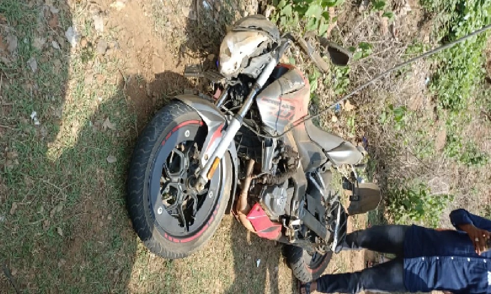ಚಿಕ್ಕಮಗಳೂರು: ವಿದ್ಯುತ್‌ ಕಂಬಕ್ಕೆ ಬೈಕ್‌ ಡಿಕ್ಕಿ- ಇಬ್ಬರು ಸ್ಥಳದಲ್ಲೇ ಸಾವು