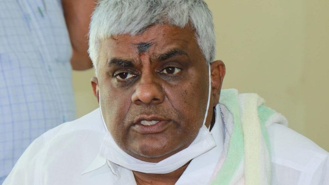 ಎಚ್.ಡಿ ರೇವಣ್ಣ ಆರೋಗ್ಯದಲ್ಲಿ ಏರುಪೇರು| ಬೌರಿಂಗ್ ಆಸ್ಪತ್ರೆಯಿಂದ ವಿಕ್ಟೋರಿಯಾಕ್ಕೆ ಶಿಫ್ಟ್