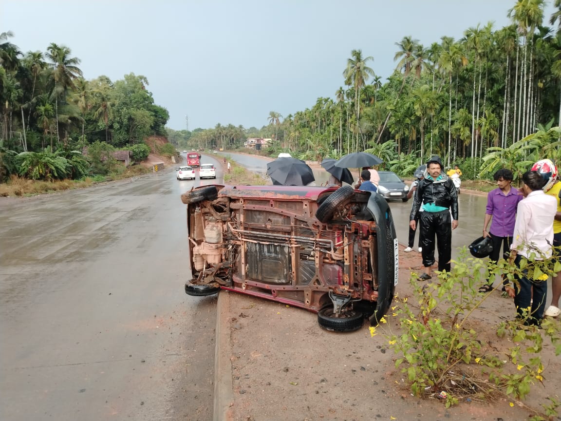 ಕಲ್ಲಡ್ಕ : ಭಾರೀ ಗಾಳಿ ಮಳೆಗೆ ಚಾಲಕನ ನಿಯಂತ್ರಣ ತಪ್ಪಿ ಕಾರು ಪಲ್ಟಿ