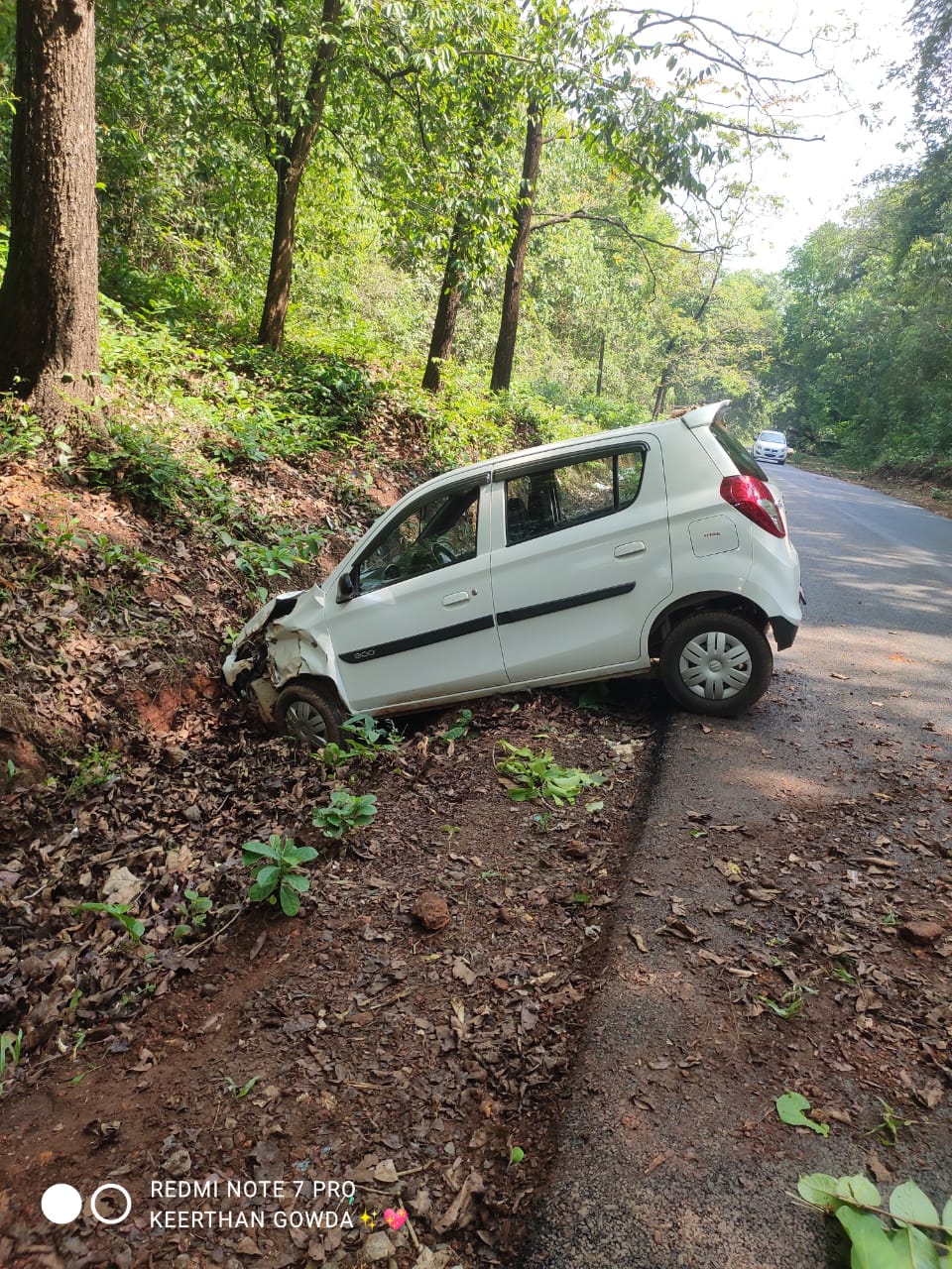 ಸುಳ್ಯ: ಚಾಲಕನ ನಿಯಂತ್ರಣ ತಪ್ಪಿ ಚರಂಡಿಗಿಳಿದ ಕಾರು