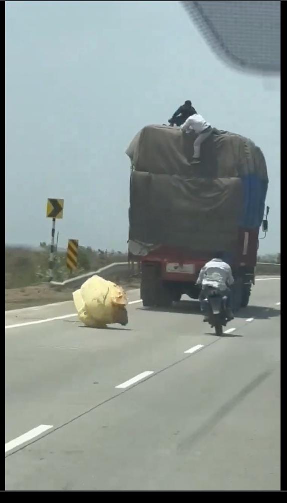 ಚಲಿಸುತ್ತಿದ್ದ ಟ್ರಕ್‌ ಹಿಂದೆ ಬೈಕ್‌ ಚೇಸ್‌ ಮಾಡಿ ಕಳ್ಳತನ…!