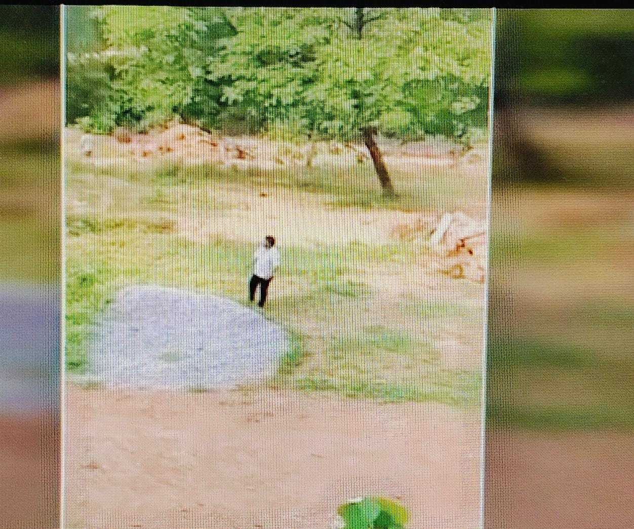 ಬೋರ್‌ವೆಲ್ ಕೊರೆಯುತ್ತಿದ್ದ ಲಾರಿ ಮೇಲೆ ಕಲ್ಲು ತೂರಾಟ| ಸಣ್ಣ ಮಕ್ಕಳು ಭಾಗಿ