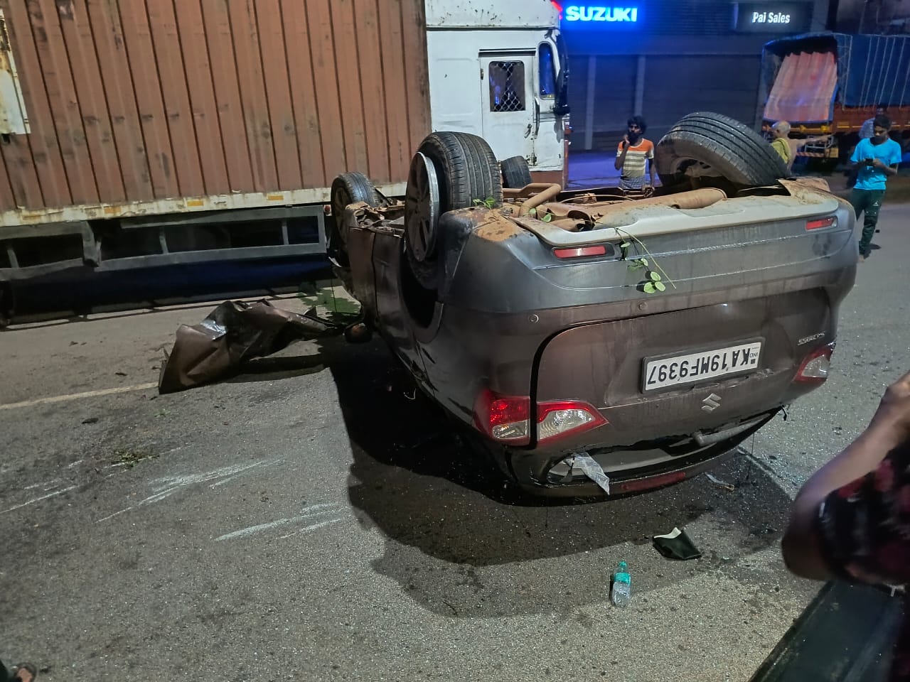 ಉಡುಪಿ: ಡಿವೈಡರ್‌ಗೆ ಡಿಕ್ಕಿ ಹೊಡೆದು ಕಾರು ಪಲ್ಟಿ: ನಾಲ್ವರಿಗೆ ಗಾಯ