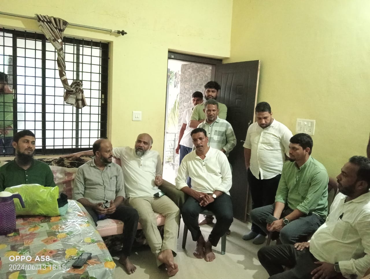 ಬೋಳಿಯಾರ್ ಘಟನೆ : ಸಂತ್ರಸ್ತ ಕುಟುಂಬಗಳನ್ನು ಭೇಟಿಯಾಗಿ ಸಾಂತ್ವನ ನೀಡಿ ಧೈರ್ಯ ತುಂಬಿದ ಎಸ್‌ಡಿಪಿಐ ನಾಯಕರ ನಿಯೋಗ