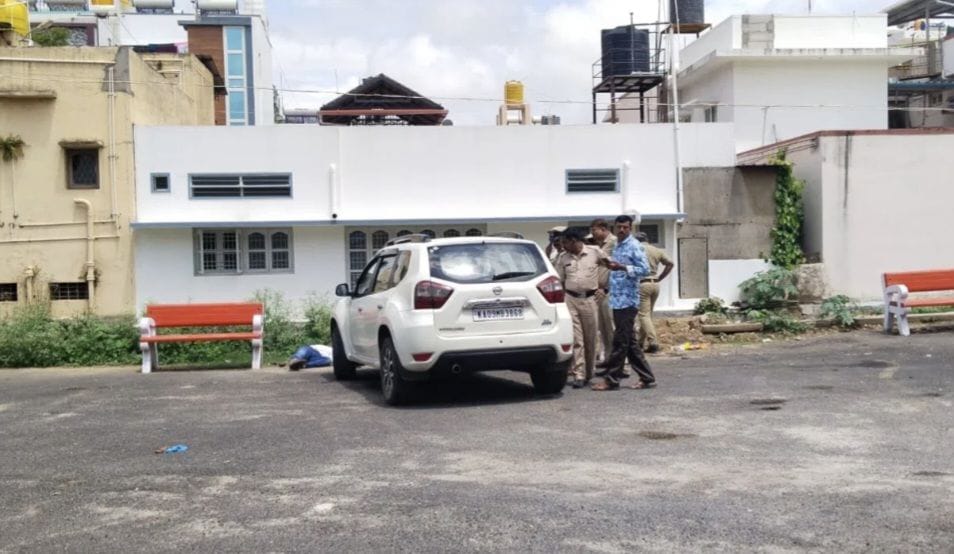 ಹಾಸನದಲ್ಲಿ ಹಾಡುಹಗಲೇ ಗುಂಡಿನ ದಾಳಿ| ಅಟ್ಟಾಡಿಸಿ‌ ಕೊಂದ ಪಾತಕಿಗಳು