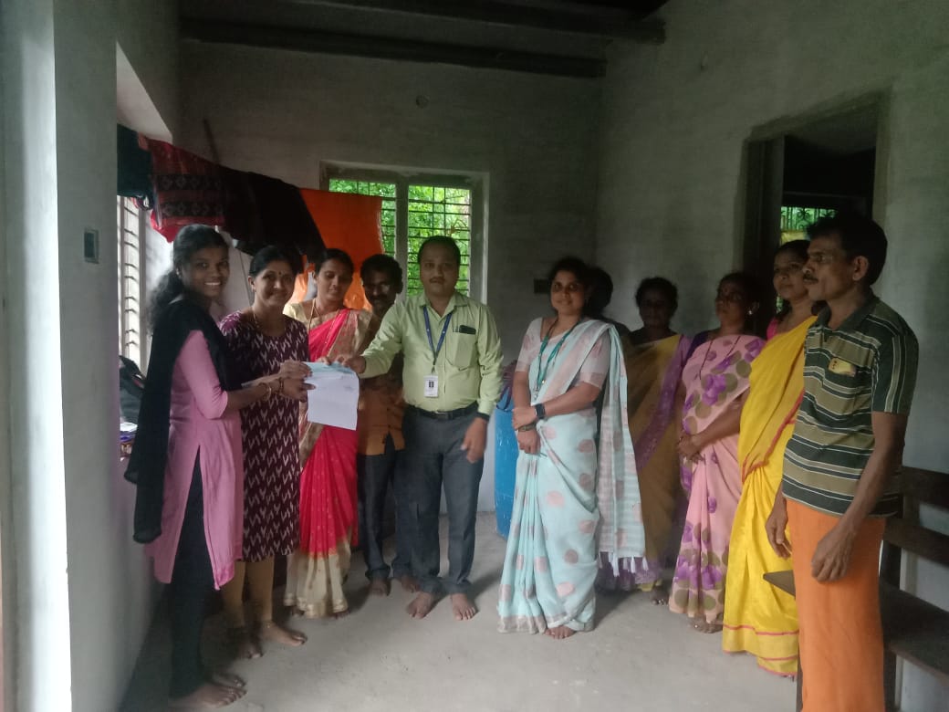 ಬೆಳ್ಳಾರೆ ವಲಯದ ಅಮರ ಪಡ್ನೂರು ದೀಪಶ್ರೀ ಸಂಘದ ಸವಿತಾರವರಿಗೆ ಸುರಕ್ಷಾದ ಚೆಕ್ ಹಸ್ತಾಂತರ