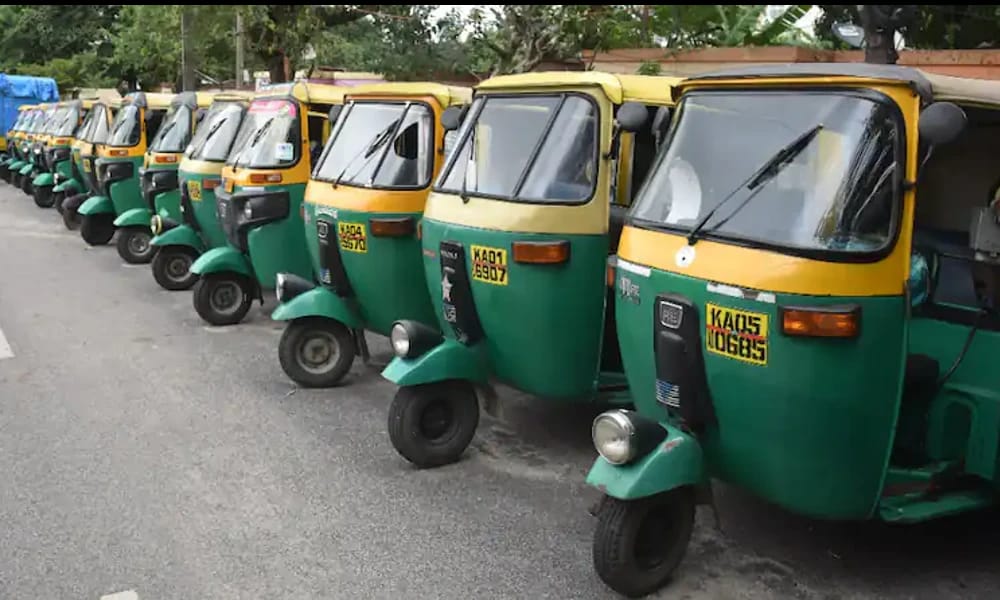 ಬೆಂಗಳೂರು: ಆಟೋ ಪ್ರಯಾಣ ದರ ಏರಿಕೆಗೆ ಚಾಲಕರ ಸಂಘ ಒತ್ತಾಯ