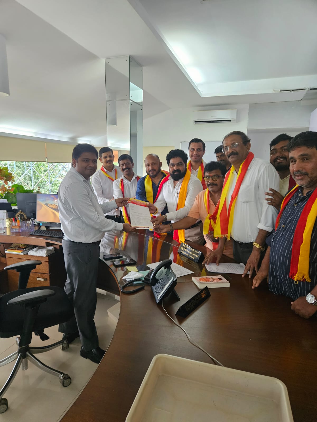 ಕರ್ನಾಟಕ ರಕ್ಷಣಾ ವೇದಿಕೆಯಿಂದ ಕನ್ನಡಿಗರಿಗೆ ಉದ್ಯೋಗ ಮೀಸಲಾತಿಗೆ ಮನವಿ