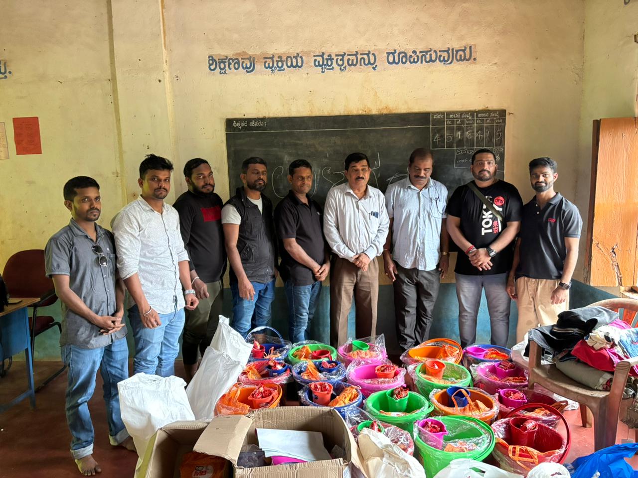 ಶಿರೂರು-ಉಳವರೆಗೆ ಭೇಟಿ ನೀಡಿ ಮಾನವೀಯ ನೆರವು ಚಾಚಿದ ಮಂಗಳೂರಿನ ಪತ್ರಕರ್ತರು