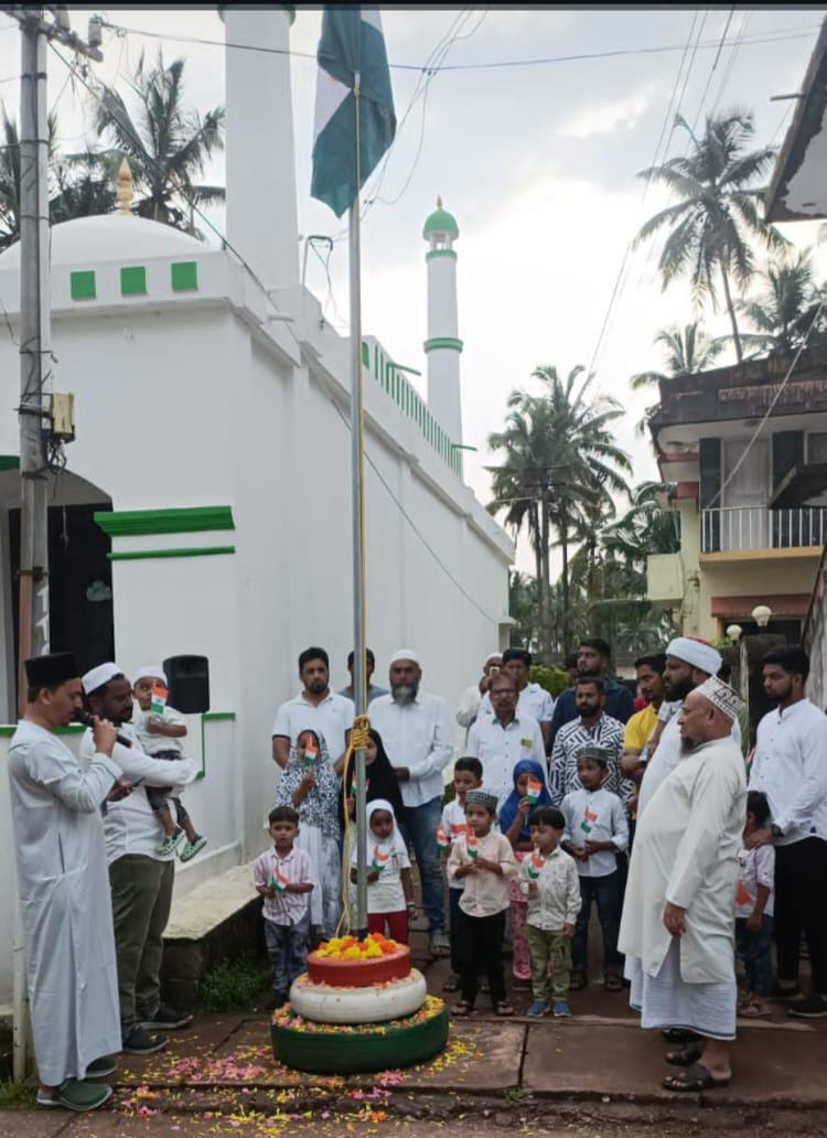 ಬೈಂದೂರು::ಮುಸ್ಲಿಂ ಭಾಂಧವರಿಂದ ಸಂಭ್ರಮದ ಸ್ವಾತಂತ್ರ್ಯೋತ್ಸವ ಆಚರಣೆ