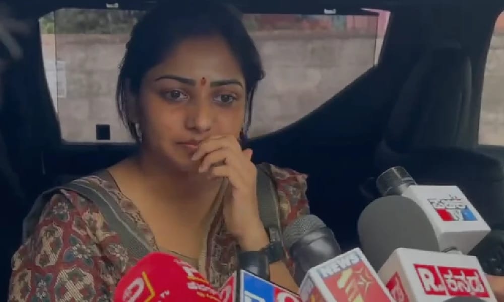 ದರ್ಶನ್ ಭೇಟಿಯಾದ ರಚಿತಾ ರಾಮ್… ಭಾವುಕರಾದ ರಚ್ಚುಗೆ ದಚ್ಚು ಸಾಂತ್ವನ..!