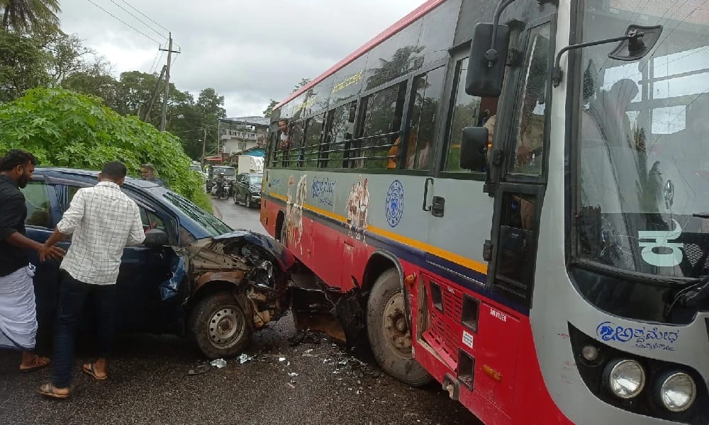ಮಡಿಕೇರಿಯಲ್ಲಿ ಕೆಎಸ್‌ಆರ್‌ಟಿಸಿ ಬಸ್ ಹಾಗೂ ಕಾರು‌ ನಡುವೆ ಅಪಘಾತ