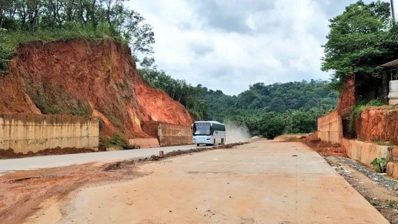 ಶಿರಾಡಿಘಾಟ್ ರಸ್ತೆಯಲ್ಲಿ ಮತ್ತೆ ಭೂಕುಸಿತ ಭೀತಿ| ಮುನ್ನೆಚ್ಚರಿಕಾ ಕ್ರಮವಾಗಿ ಸೂಚನಾ ಫಲಕ ಅಳವಡಿಕೆ