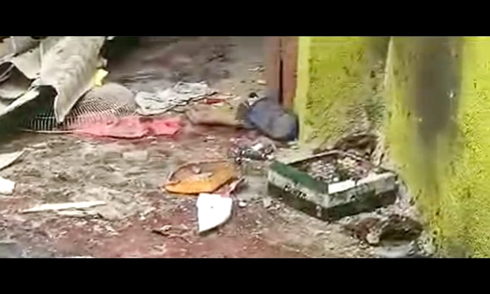 ನಾಡಬಾಂಬ್ ಸ್ಫೋಟಗೊಂಡು ಮಗ ಸಾವು.. ತಂದೆ ಗಂಭೀರ