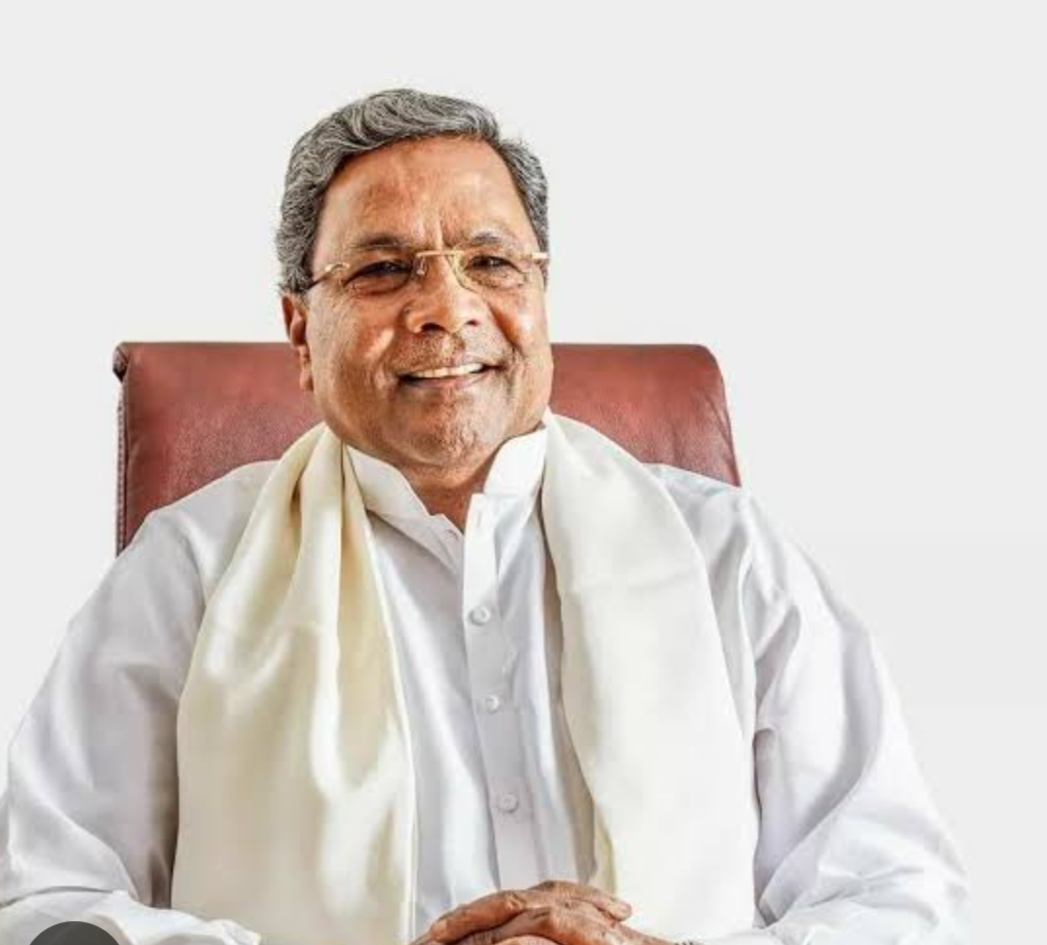 ಸಿದ್ದರಾಮಯ್ಯ ಶರ್ಟ್ ಗೆ ತಗುಲಿದ ಬೆಂಕಿಯ ಶಾಖ