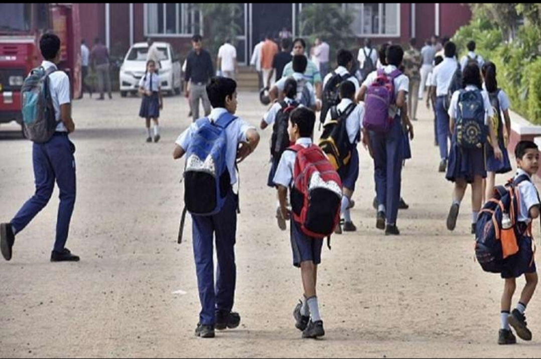 ಕನ್ನಡ ರಾಜ್ಯೋತ್ಸವದಂದು `ಕರಾಳ ದಿನ’ ಆಚರಿಸಲು ಖಾಸಗಿ ಶಾಲೆಗಳ ನಿರ್ಧಾರ.!