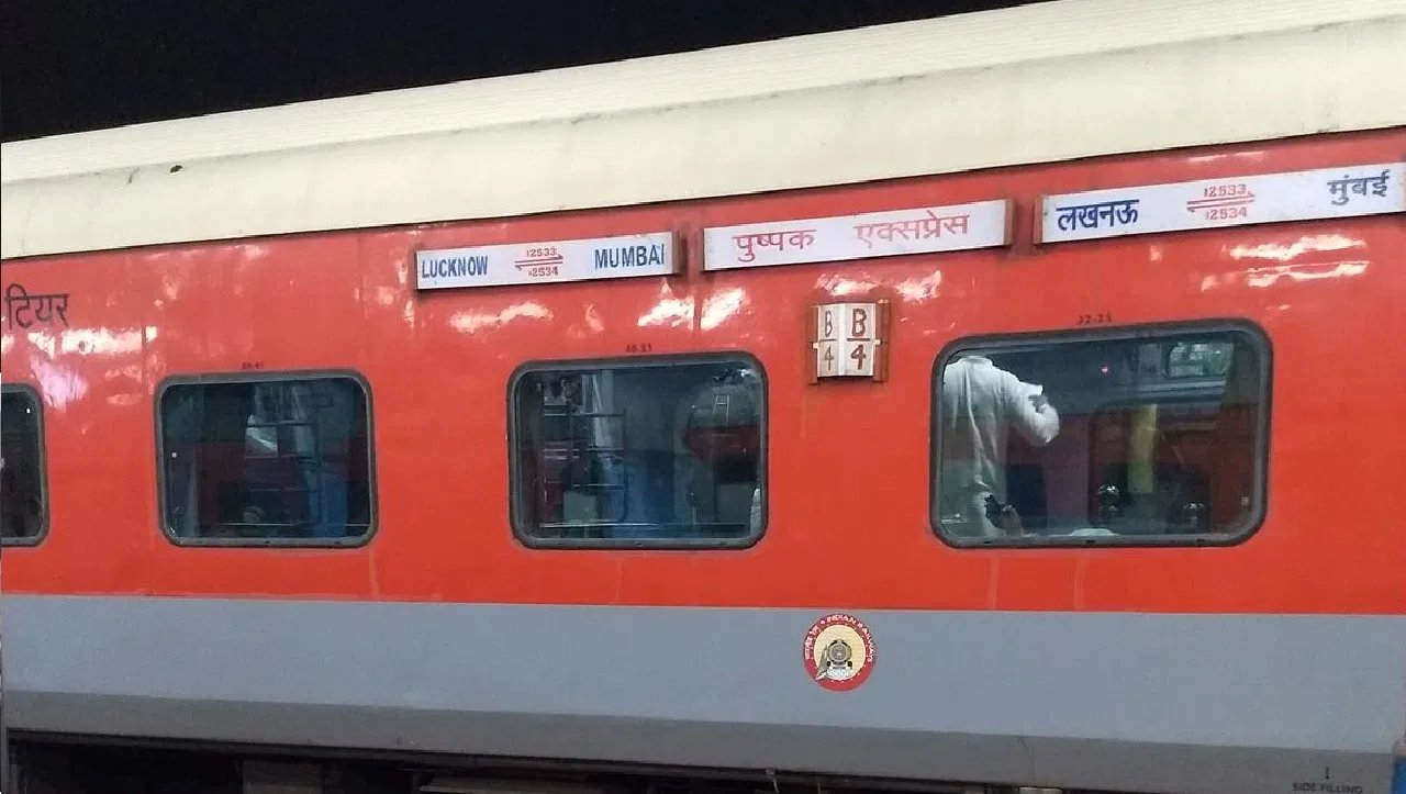 ಮಹಾರಾಷ್ಟ್ರ ಜಲಗಾಂವ್ ನಲ್ಲಿ ಭೀಕರ ಅಗ್ನಿ ದುರಂತ| ಪುಷ್ಪಕ್ ಎಕ್ಸ್‌ಪ್ರೆಸ್‌ ರೈಲಿನಲ್ಲಿ 20 ಪ್ರಯಾಣಿಕರು ಸಜೀವ ದಹನ