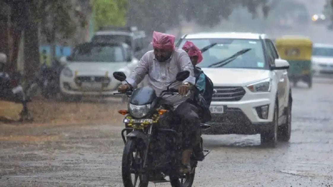 ಬಿರುಬಿಸಿಲಿನ‌ ನಡುವೆ ರಾಜಧಾನಿ ಬೆಂಗಳೂರಿನ ಹಲವೆಡೆ ಮಳೆ