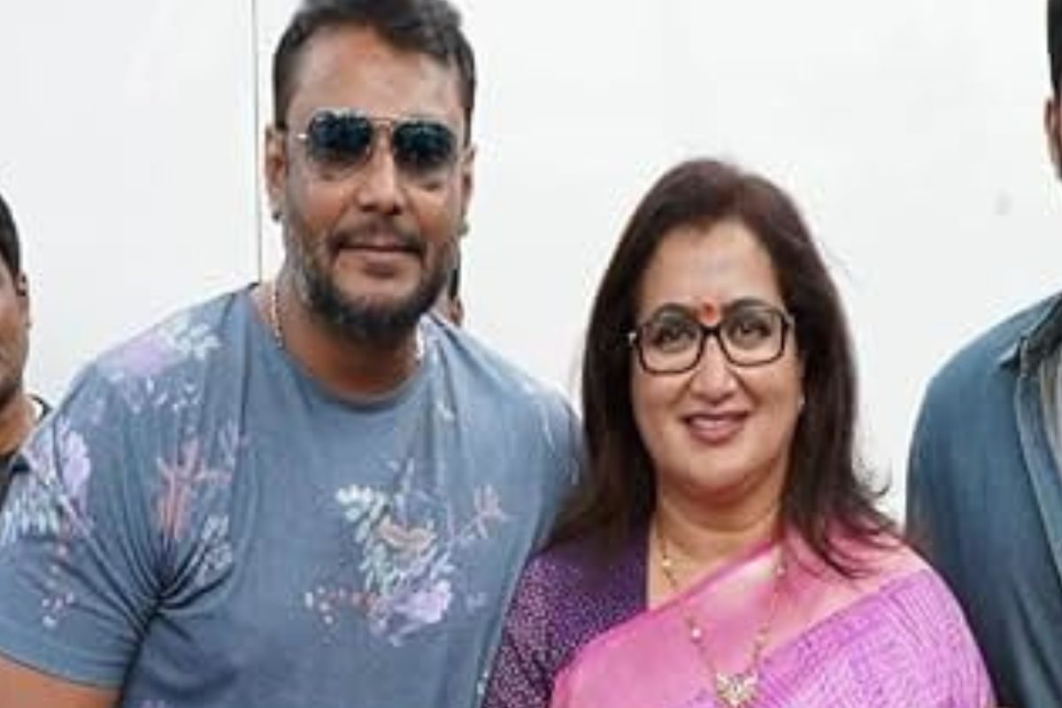 ದರ್ಶನ್ – ಸುಮಲತಾ ಅಂಬರೀಷ್ ಮಧ್ಯೆ ಬಿರುಕು? ಸುಮಲತಾರನ್ನ ಅನ್‌ಫಾಲೋ ಮಾಡಿದ ಡಿ-ಬಾಸ್