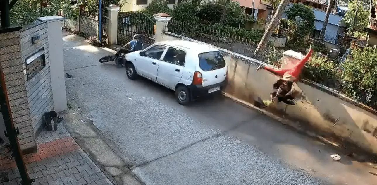 ಮಂಗಳೂರು: ಕೊಲೆ ಉದ್ದೇಶದಿಂದ ಪಾದಾಚಾರಿ ಮಹಿಳೆ ಹಾಗೂ ಬೈಕ್ ಸವಾರನಿಗೆ ಡಿಕ್ಕಿ ಹೊಡೆದ ಕಾರು| ಓರ್ವನ ವಿರುದ್ಧ ಎಫ್ಐಆರ್; ಚಾಲಕ ಅರೆಸ್ಟ್