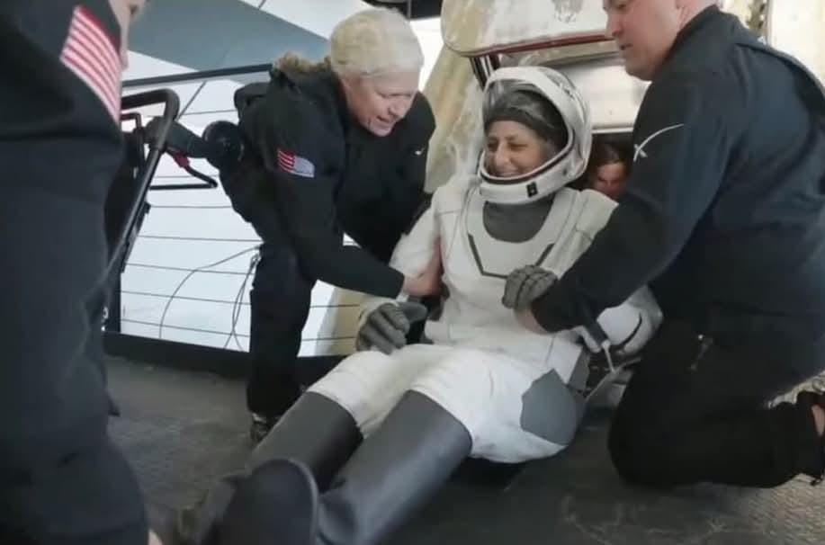 9 ತಿಂಗಳುಗಳ ಬಳಿಕ ಭೂಮಿಗೆ ಬಂದ ಸುನಿತಾ ವಿಲಿಯಮ್ಸ್