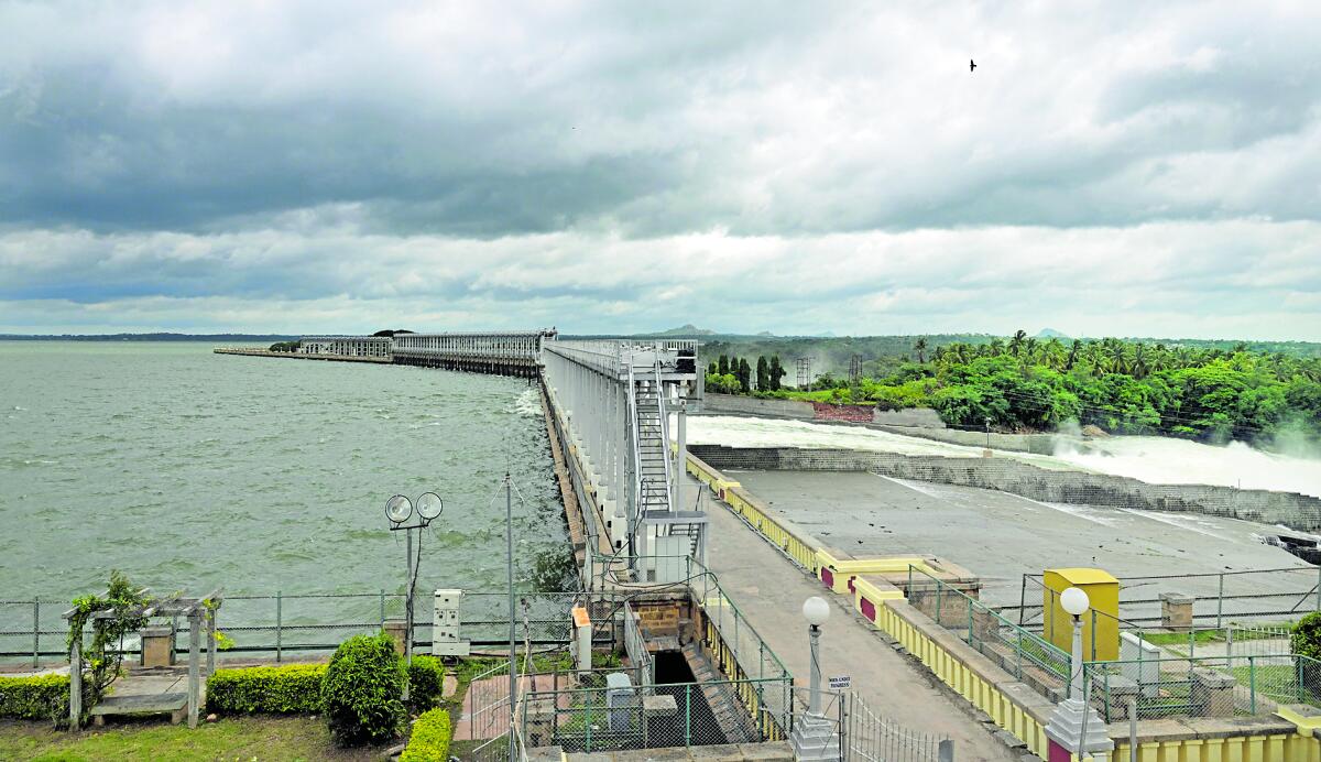 ಕೆ.ಆರ್.ಎಸ್. ಬಳಿ ಅಮ್ಯೂಸ್‌ಮೆಂಟ್ ಪಾರ್ಕ್ ಹಾಗೂ ಕಾವೇರಿ ಆರತಿ/ ಉಚ್ಚ ನ್ಯಾಯಾಲಯದಿಂದ ತಡೆಯಾಜ್ಞೆ