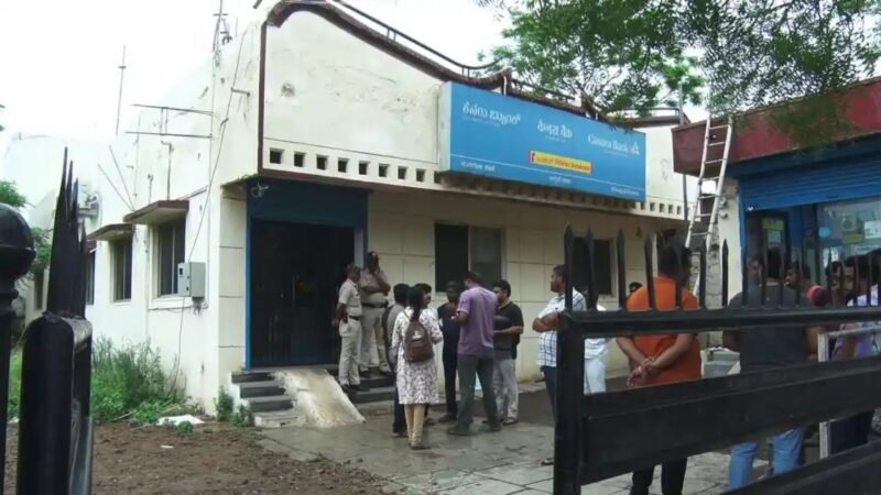 ವಿಜಯಪುರ:ರಾಜ್ಯದ ಇತಿಹಾಸದಲ್ಲೇ ಮಹಾ ದರೋಡೆ| ಮನಗೋಳಿ ಕೆನರಾ ಬ್ಯಾಂಕ್ ಶಾಖೆಯಿಂದ 58 ಕೆ.ಜಿ ಚಿನ್ನಾಭರಣ ಕಳವು