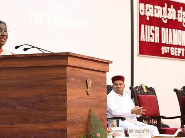 ‘ಡೂ ಯು ನೋ ಕನ್ನಡ?’ ಎಂದ ಸಿಎಂ ಸಿದ್ದರಾಮಯ್ಯ| ಹೃದಯ ಗೆದ್ದ ರಾಷ್ಟ್ರಪತಿ ಮುರ್ಮು ಉತ್ತರ