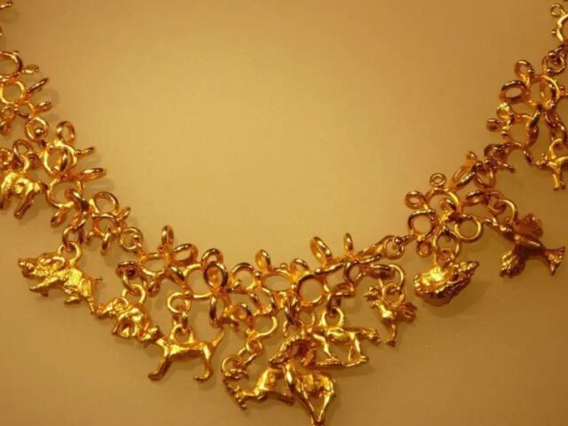 ಐತಿಹಾಸಿಕ ದಾಖಲೆ ಬರೆದ ಚಿನ್ನ| ಚಿನ್ನದ ದರ ನೋಡಿ ಗ್ರಾಹಕರಿಗೆ ಶಾಕ್