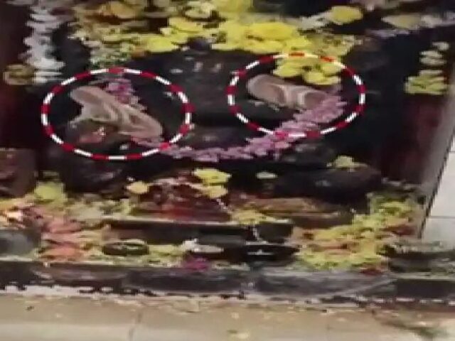 ಹಾಸನ: ಗಣೇಶ ಮೂರ್ತಿಗೆ ಚಪ್ಪಲಿ ಹಾರ ಹಾಕಿದ ಕಿಡಿಗೇಡಿಗಳು