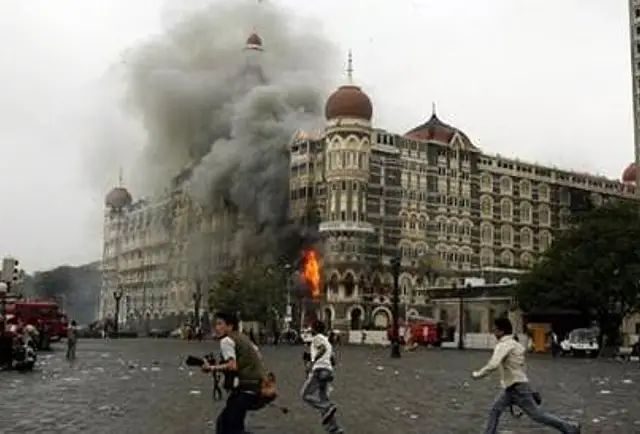 17 ವರ್ಷ ಕಳೆದರೂ ಮರೆಯಲಾಗದ ಕರಾಳ ದಿನ| ಮುಂಬೈ ದಾಳಿಯ ರಿವೈಂಡ್ ಸ್ಟೋರಿ…