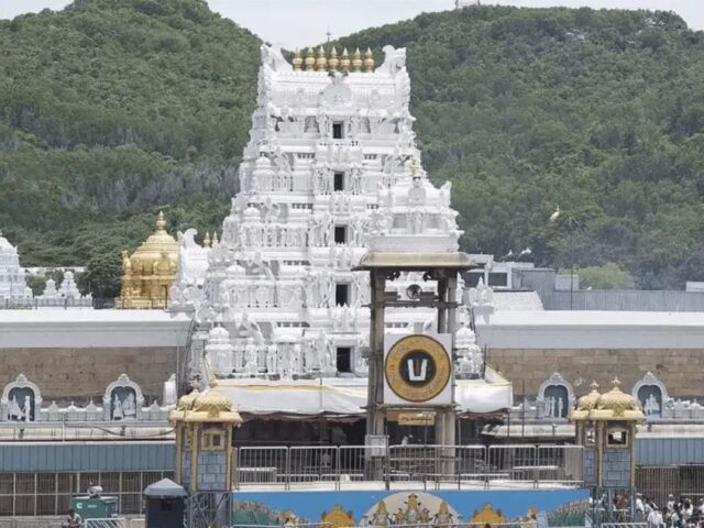 ತಿರುಪತಿ ತಿಮ್ಮಪ್ಪನಿಗೇ 54 ಕೋಟಿ ನಾಮ| ‘ಫೇಕ್ ದುಪ್ಪಟ್ಟಾ’ ಹೆಸರಲ್ಲಿ ಭಾರೀ ಗೋಲ್ ಮಾಲ್