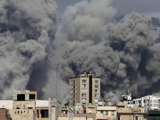 ಅಮೇರಿಕಾದ ಎಚ್ಚರಿಕೆ ನಡುವೆಯೇ ಇಸ್ರೇಲ್ ರಾಜಧಾನಿ ಮೇಲೆ ಇರಾನ್ ನಿಂದ ಕ್ಷಿಪಣಿ ದಾಳಿ